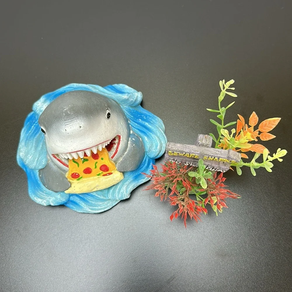 Fish Tank Ornaments Shark Eating‎ Pizza and Sign/Shrubs Beware Shark No Swimming